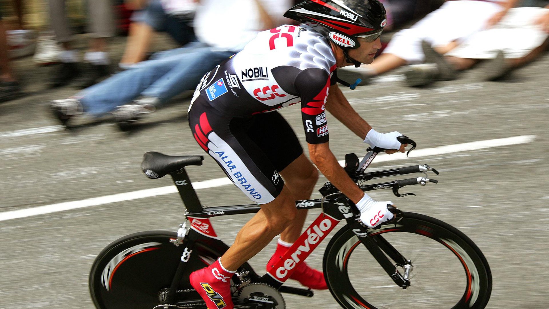 _切磋技艺：跨国青少年交流赛促进文化融合_，国际青少年交流活动